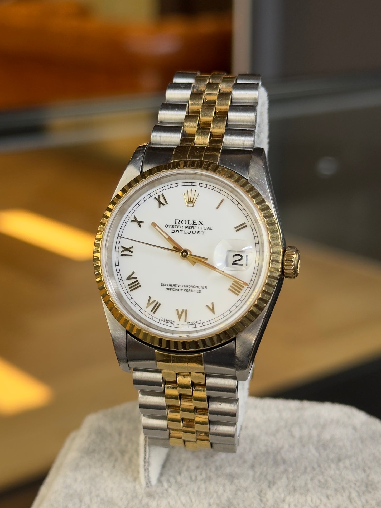 Rolex Datejust 36 16233 White Roman Track Dial