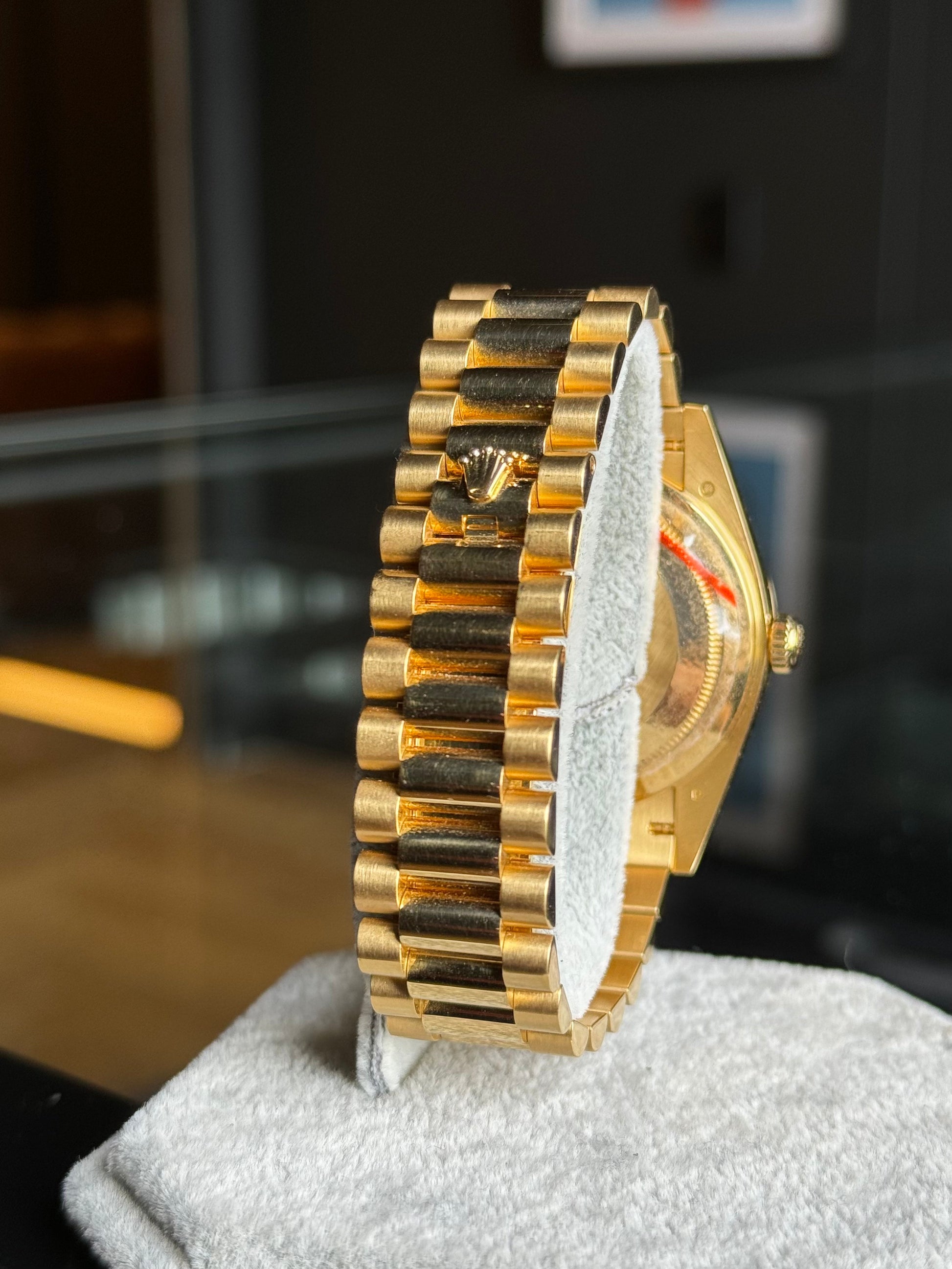 Rolex Day Date 40 228238 Motif Dial